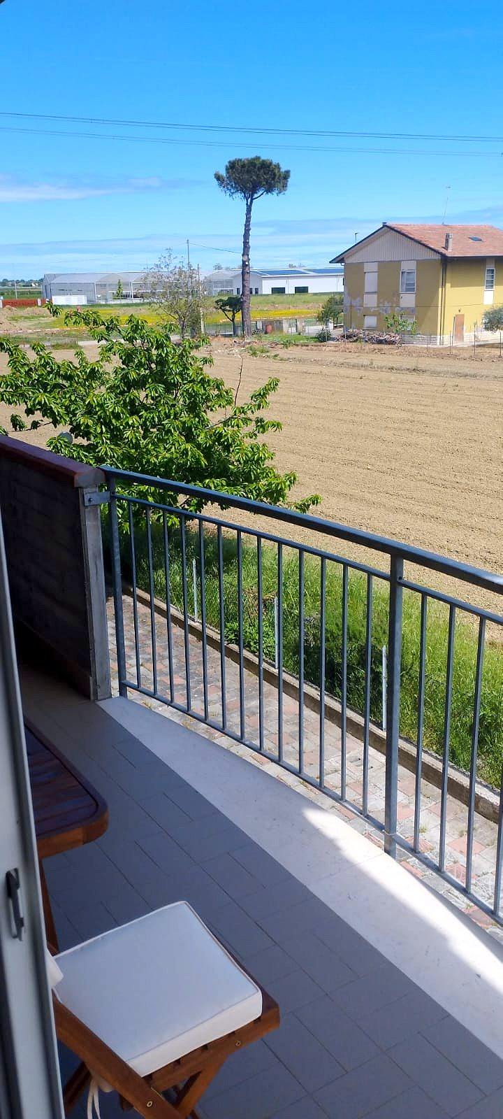 La vista sui campi coltivati dal balcone di Casa Plac